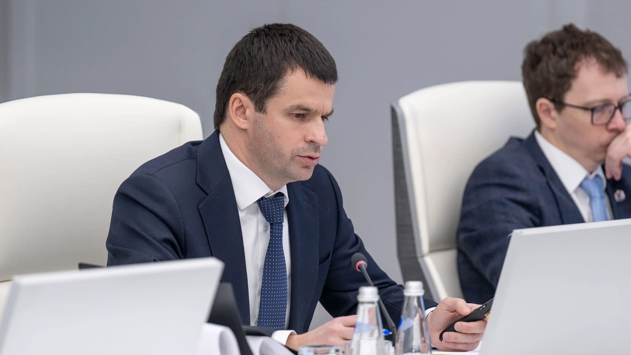 Сергей Власенко доложил о расселении из аварийных домов