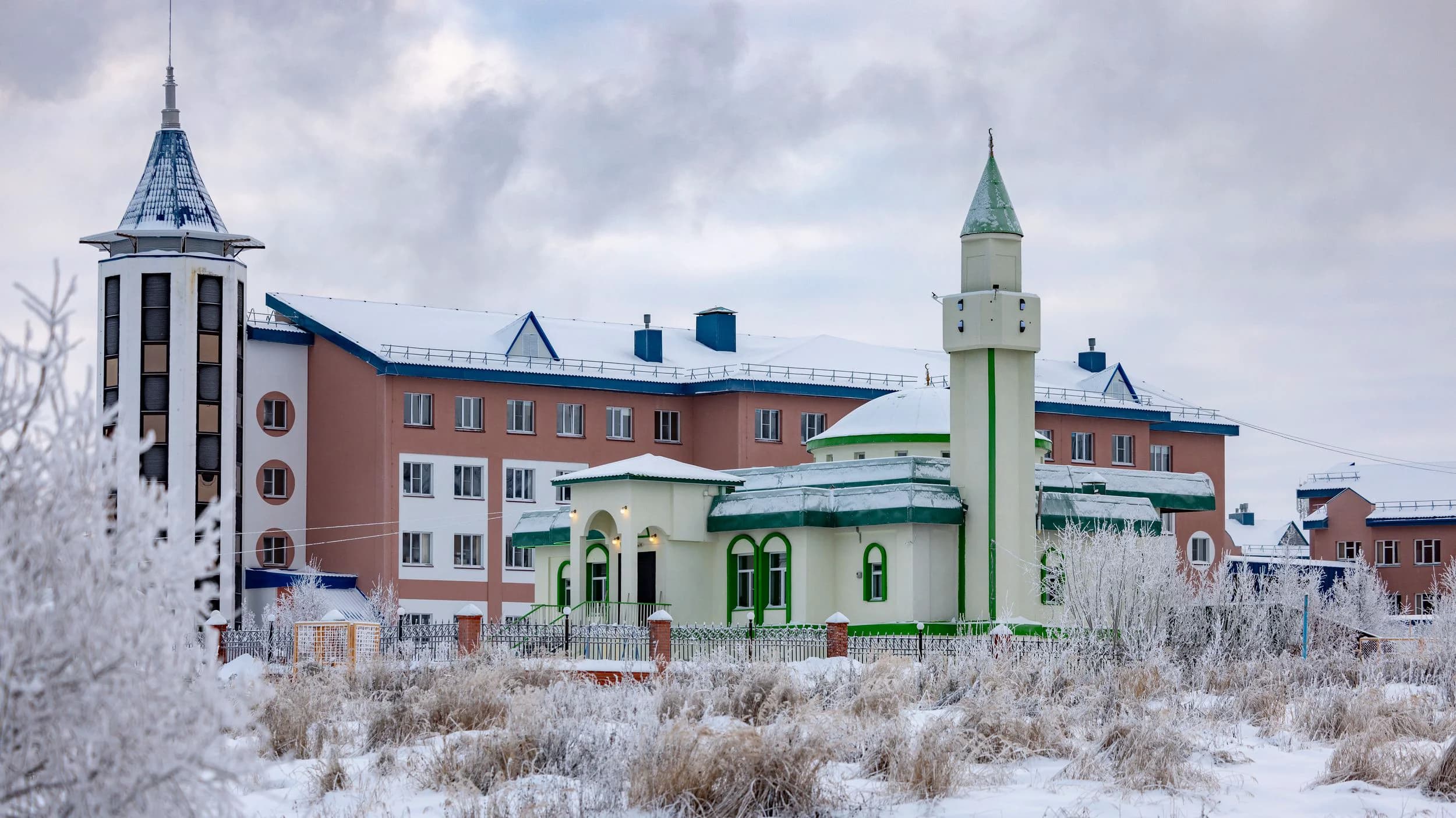 Соборную мечеть открыли 25 лет назад