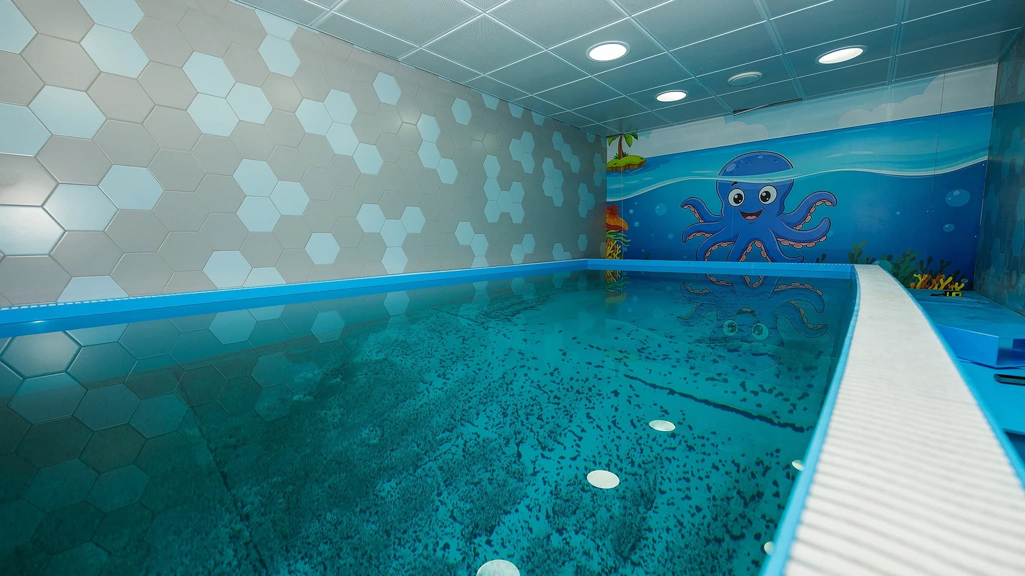 В Салехарде обучат плаванию младенцев