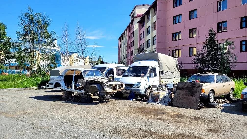 Автопарковка на Арктической, 10.
