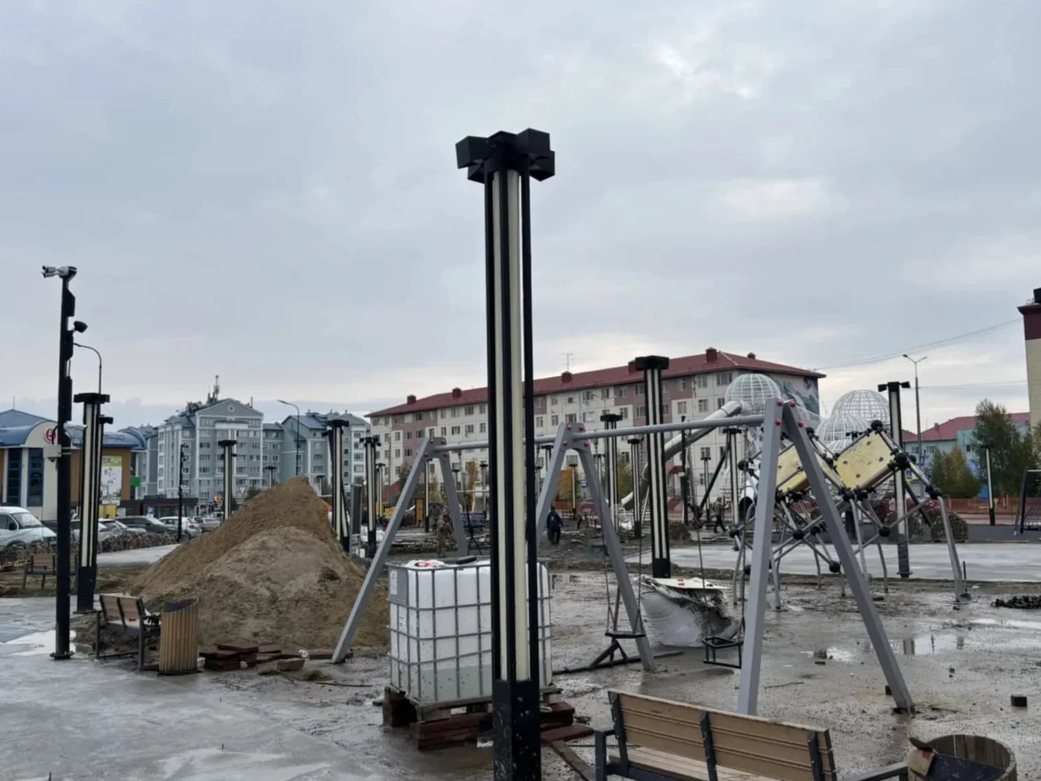 Ремонт площадки у Центра культуры и спорта