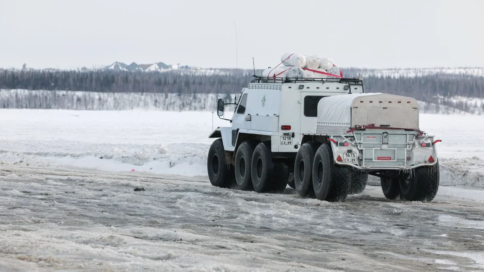На переправе Салехард — Лабытнанги разрешили движение автомобилям до 35 тонн