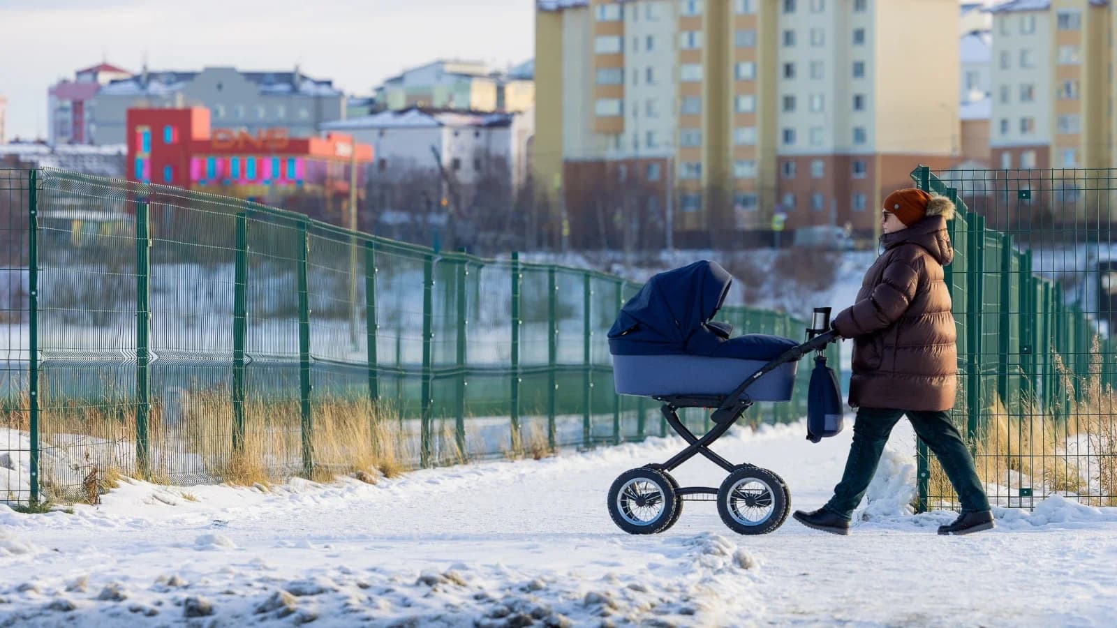 В 2025 году в ямальских семьях родились 74 двойни