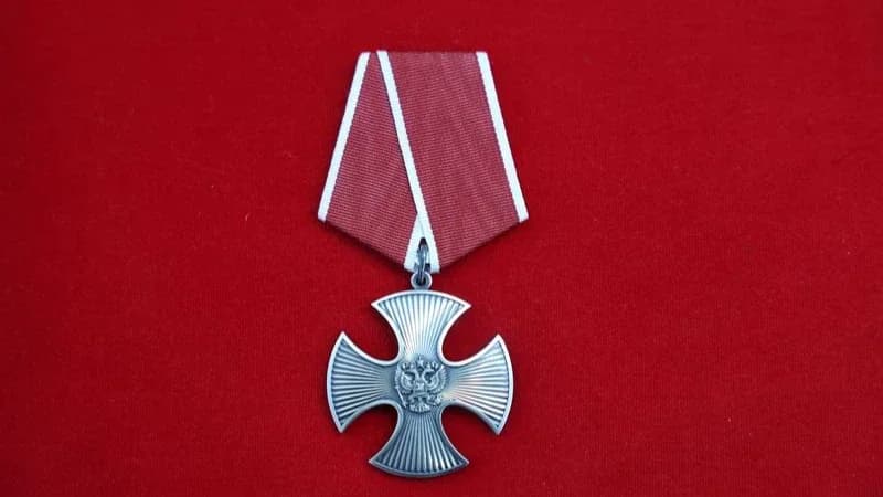 В Салехарде семьям передали награды героев СВО