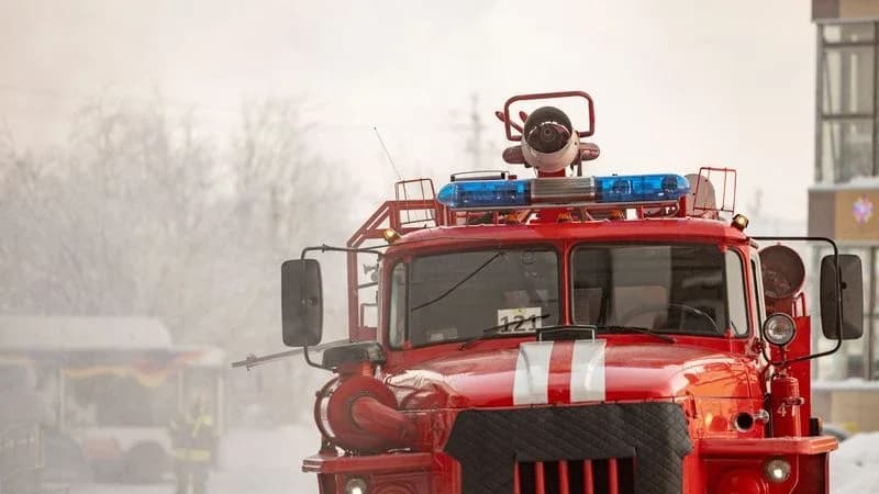 В Салехарде сгорел гараж на Броднева