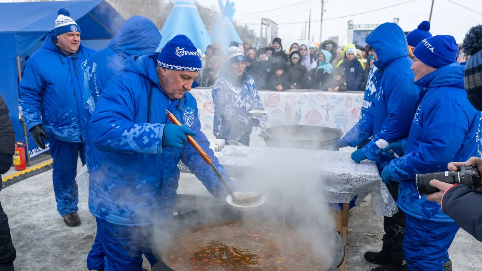 Гостей Дня оленевода в Салехарде угостят ухой и экзотическим супом