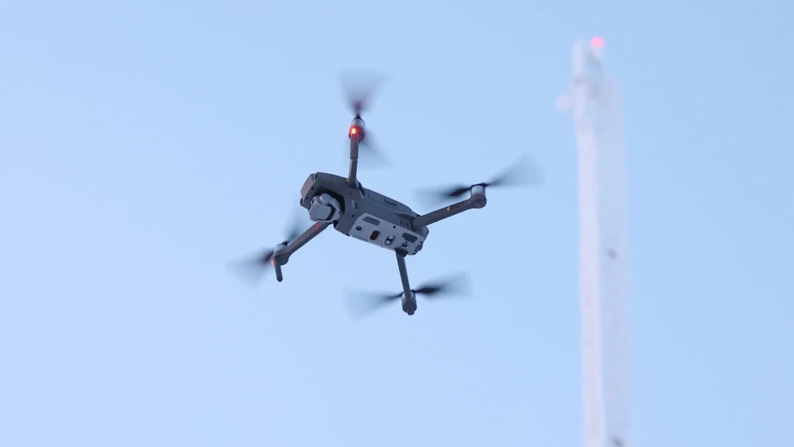 В Салехарде операторы продемонстрировали мастерство владения беспилотниками