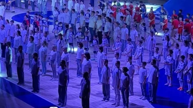 В Новом Уренгое торжественно открыли «Факел-арену»