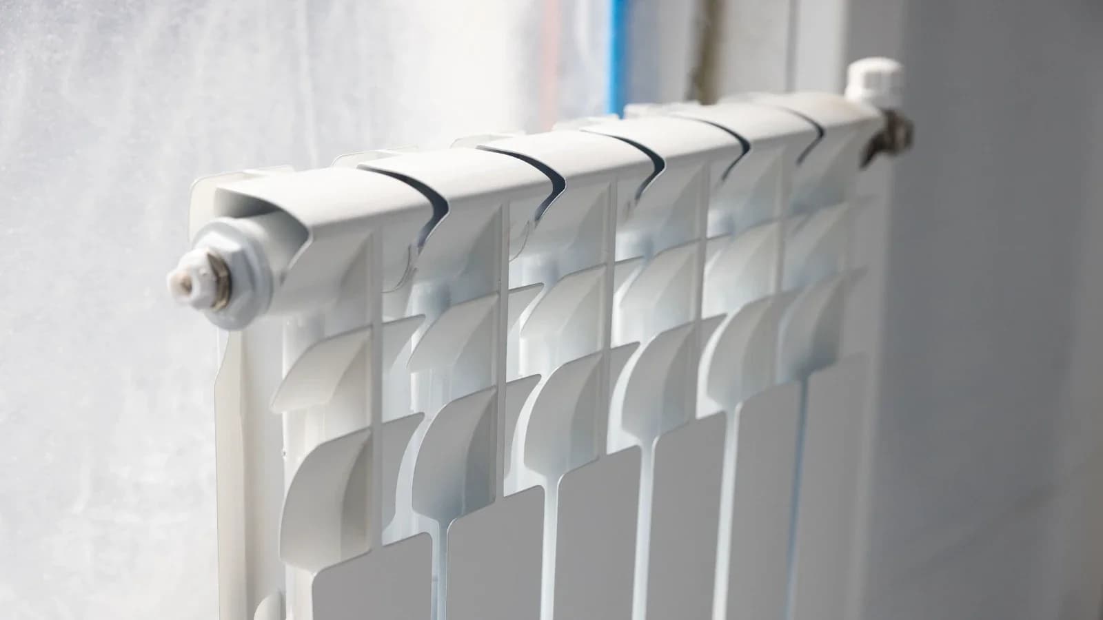 Энергетики устранили проблемы с теплоснабжением в домах Салехарда