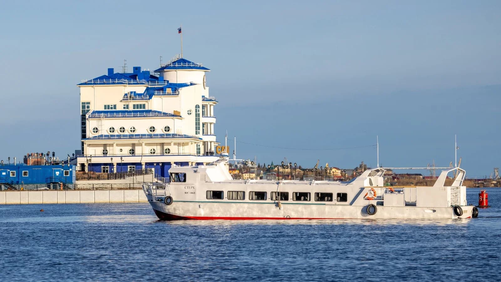 Путешественники из Салехарда смогут сэкономить на водном транспорте