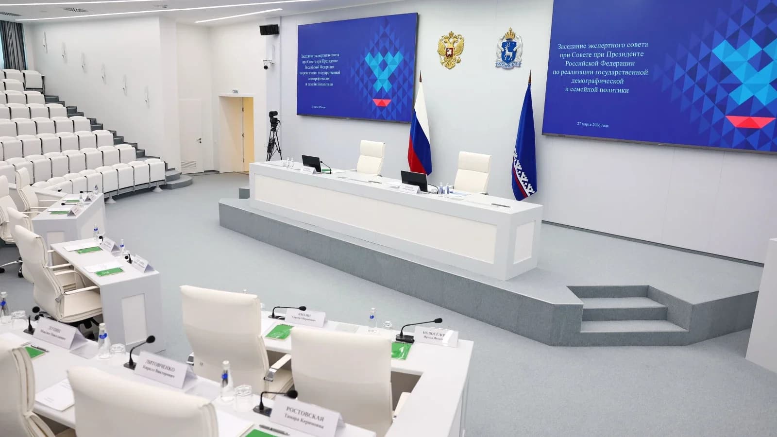 На Ямале с гололедом борются без помощи химических реагентов