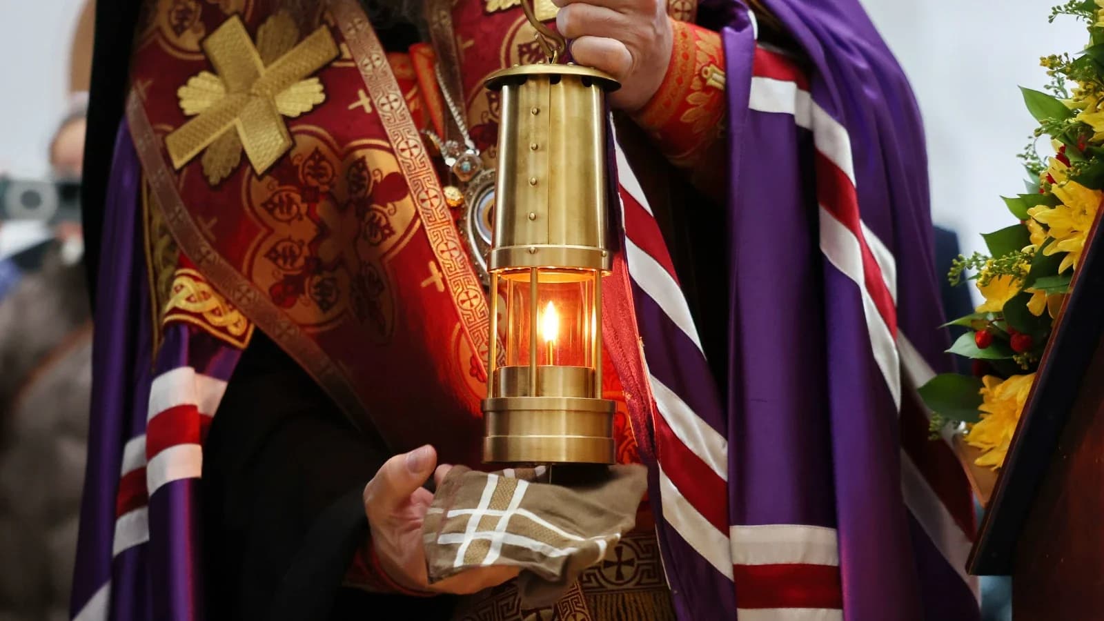 Благодатный огонь на Пасху привезут в Салехард