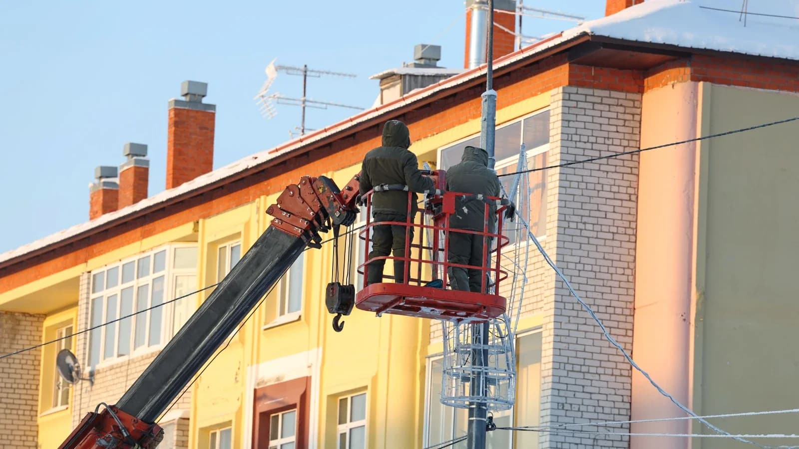 Алексей Титовский озвучил сроки ремонта домов в Салехарде