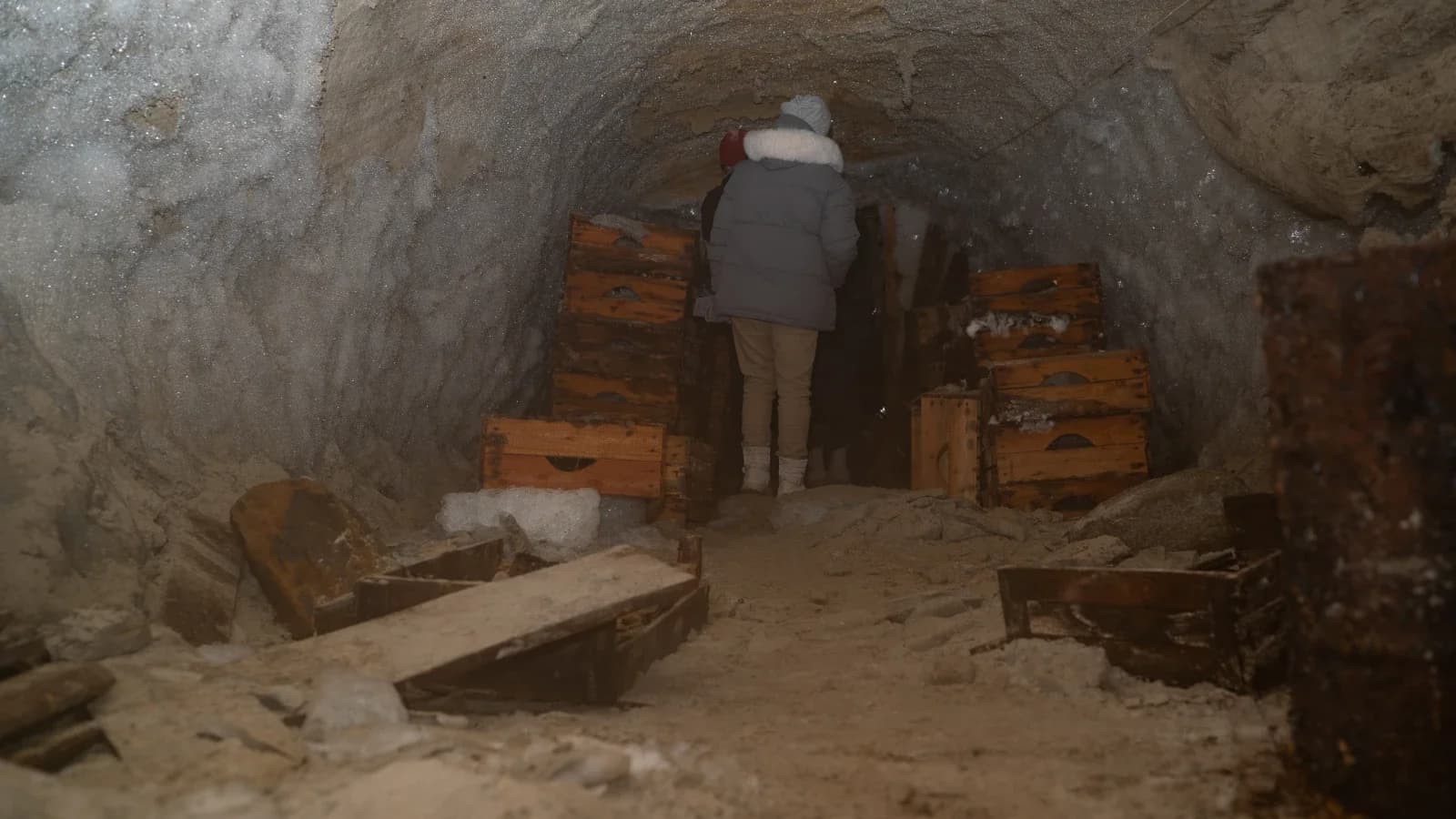 Уникальный мерзлотник в Салехарде проинспектировал губернатор Ямала