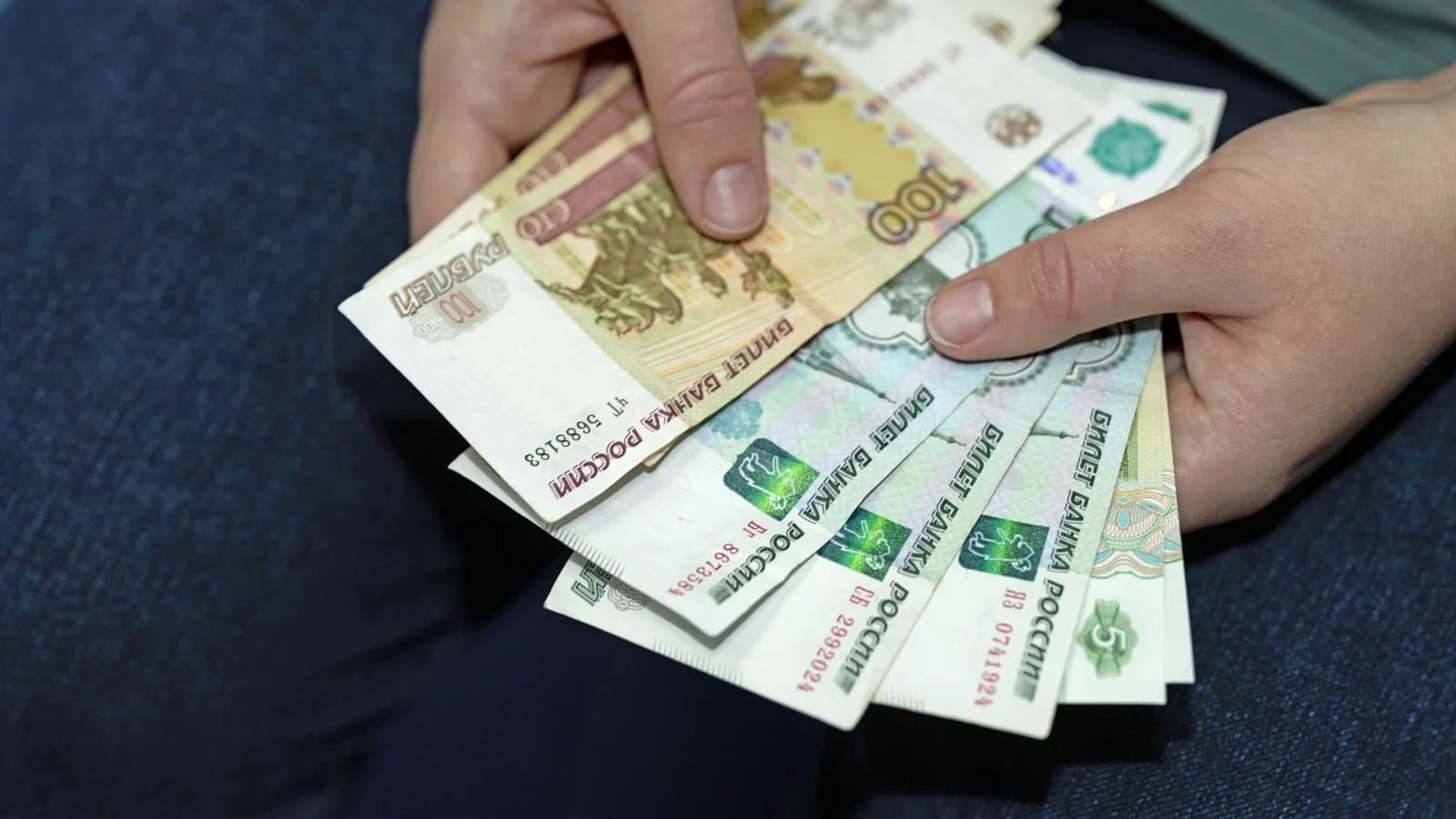 В Салехарде воспитатели детсада и родители детей собрали деньги на нужды СВО