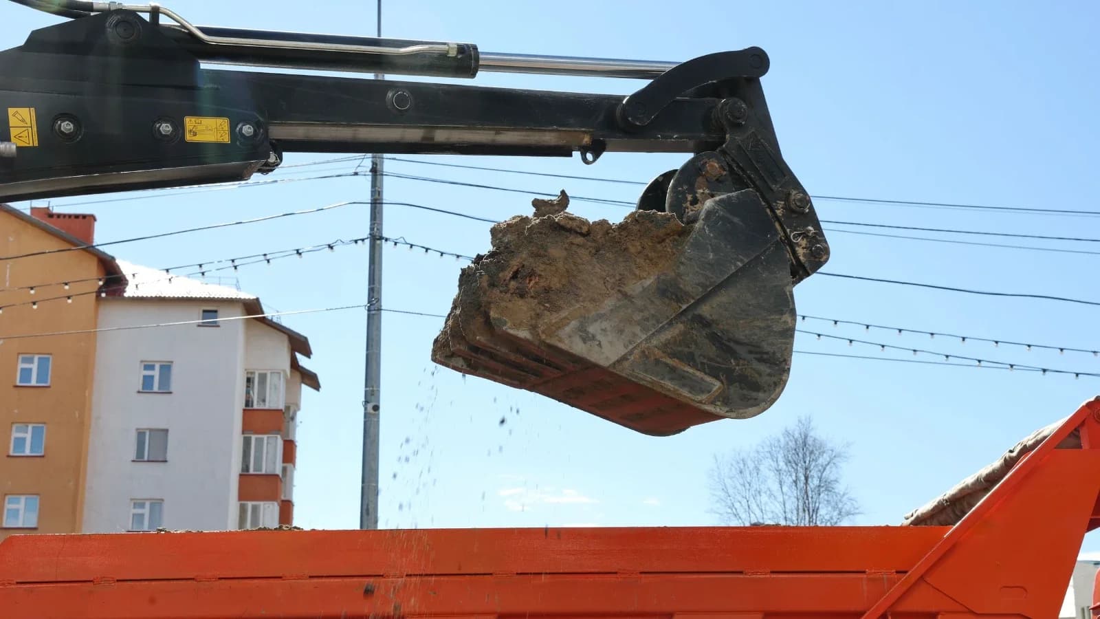 В Салехарде на двадцать дней перекрыли участок улицы