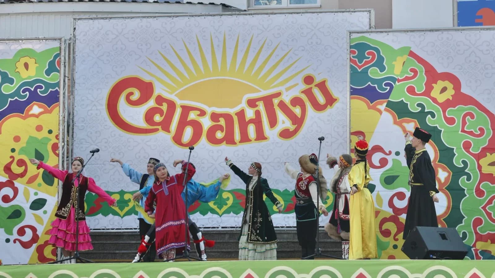 Веселье, борьба и чак‑чак: Салехард готовится встречать Сабантуй