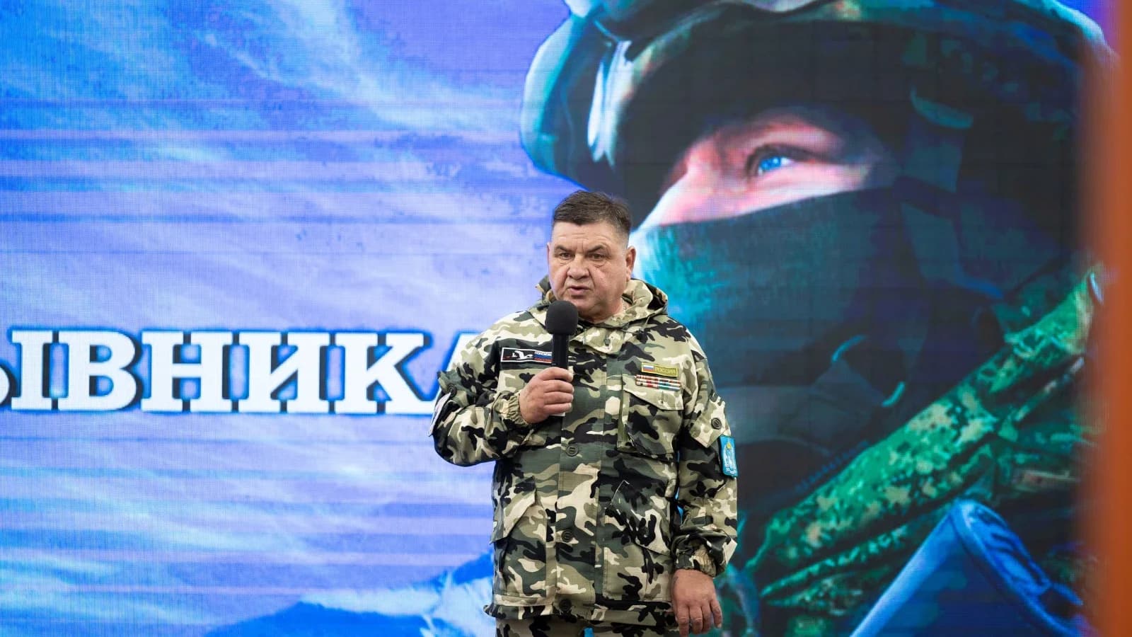 Медаль и почетные звания: губернатор ЯНАО вручил государственные награды жителям Салехарда