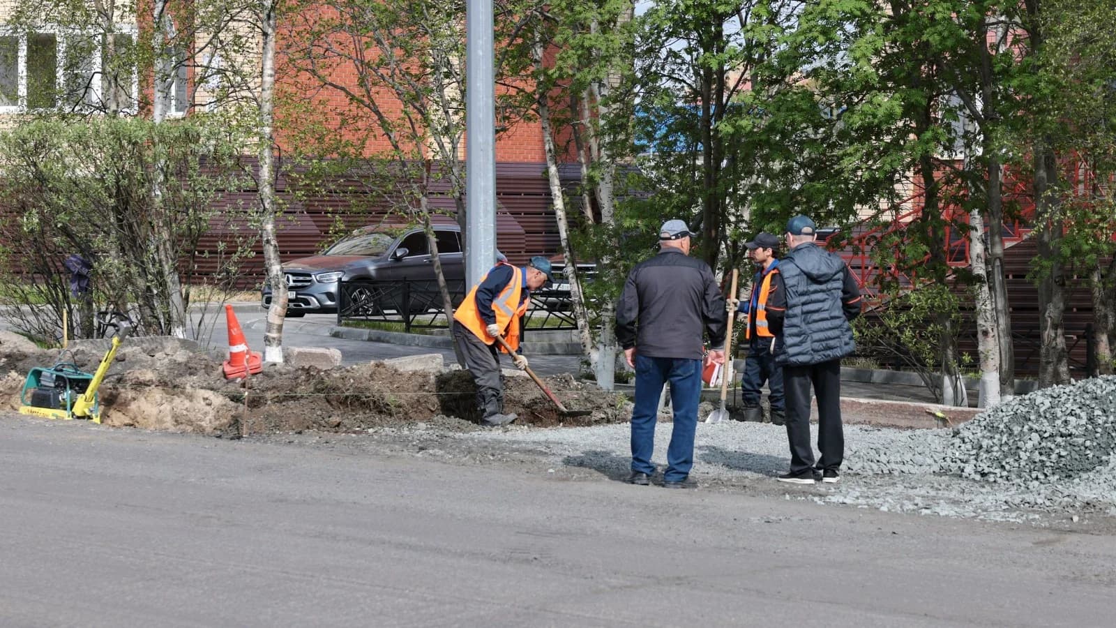 В Салехарде еще несколько улиц закрыли для автотранспорта