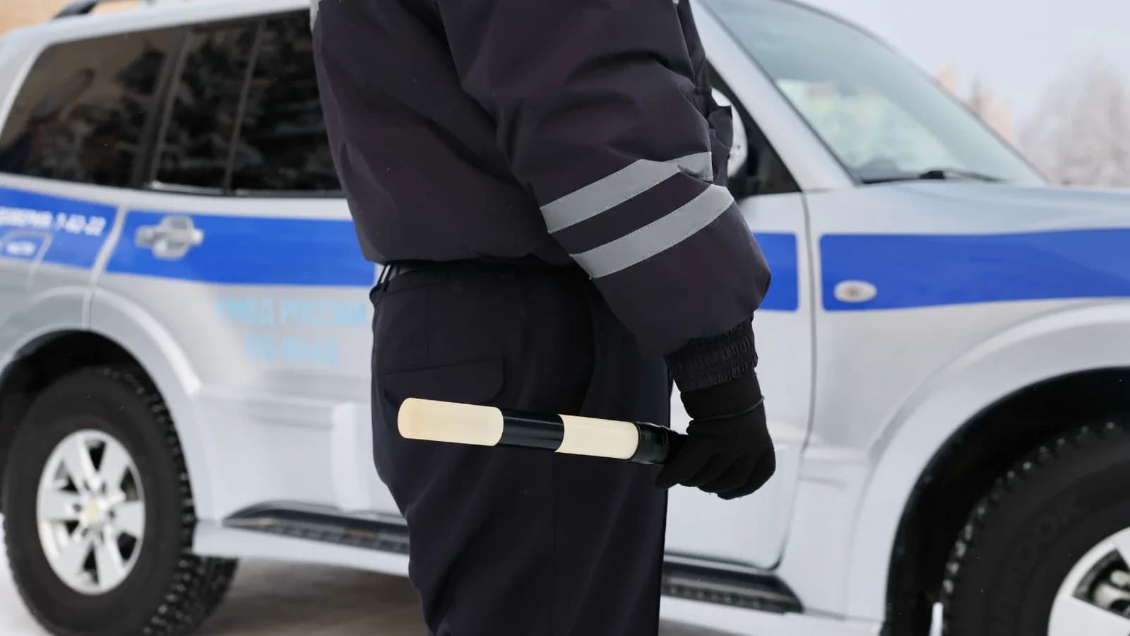 Дорога требует контроля: глава ЯНАО Артюхов поздравил сотрудников ГАИ