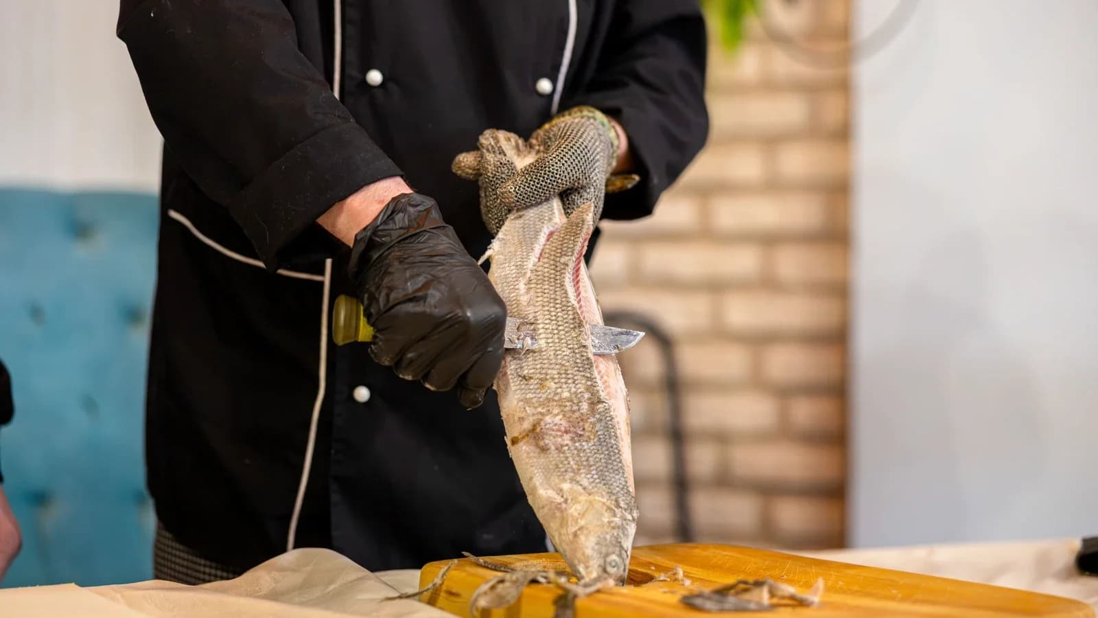 В Салехарде «Вкусы Ямала» готовили блюда из просрочки