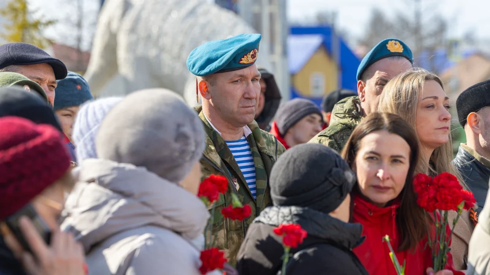 Жителей Салехарда зовут на концерт поддержать десантников СВО
