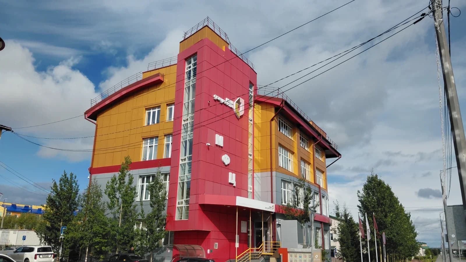 Жители Салехарда на день останутся без услуг МФЦ