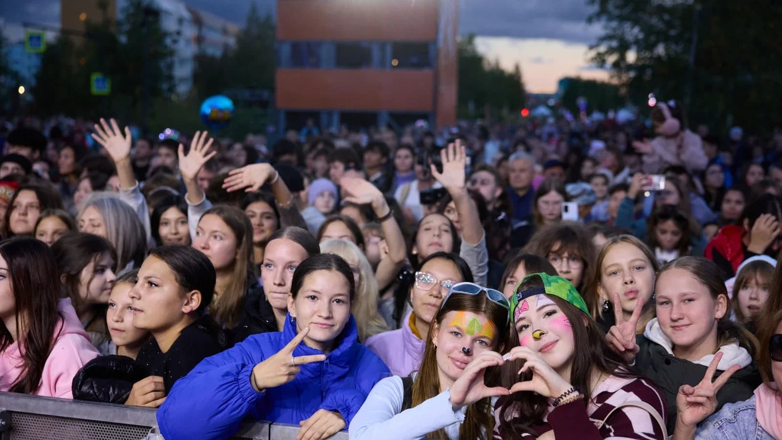 Маршал пригласил жителей Салехарда на концерт в День города