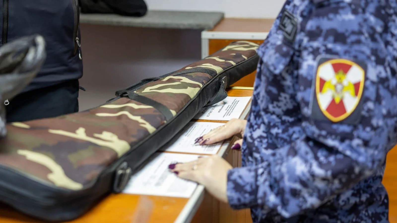 В Салехарде Росгвардейцы выявили десятки нарушений оборота оружия