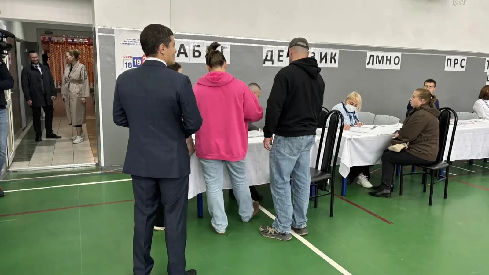 Губернатор Ямала Артюхов проголосовал в Салехарде