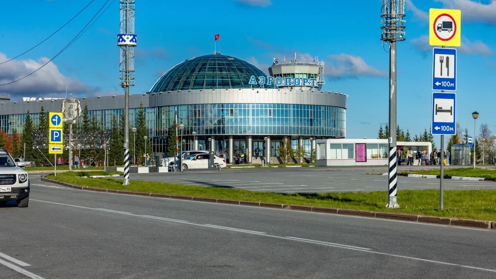 В Салехарде задерживается вылет самолета в Тюмень