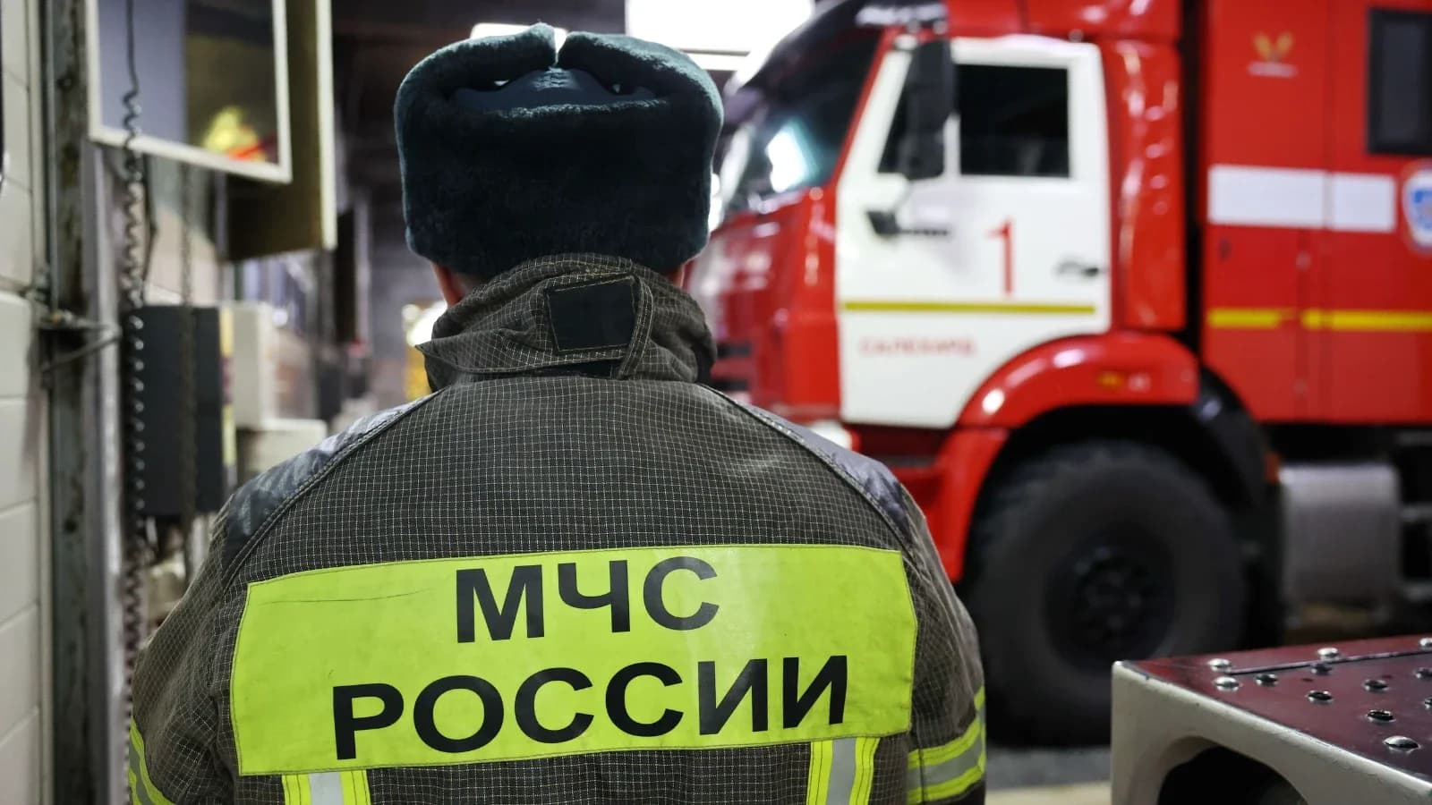 Солдаты-срочники смогут служить в МЧС на Ямале: что обсудили на встрече Дмитрий Артюхов и Олег Гилев